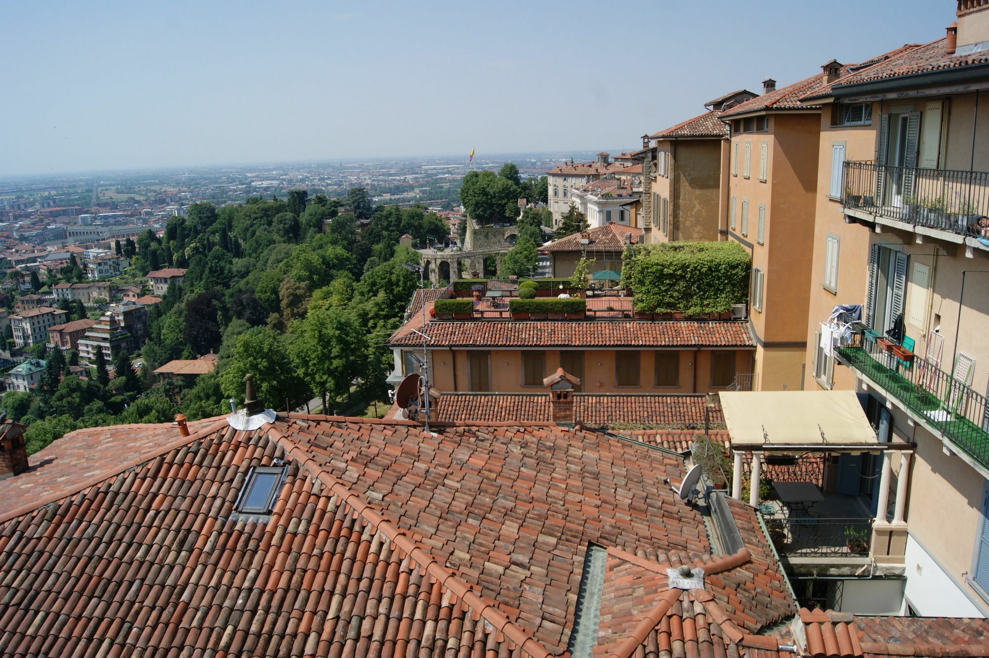 La Luna Blu In Old Town Bergamo Luaran gambar